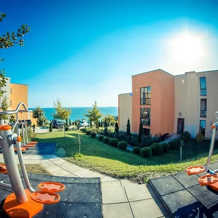 Crown Fort Club, Sea View Apartment アパート *